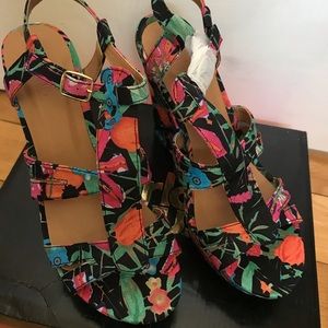 🌸 Charlotte Russe floral platform wedge